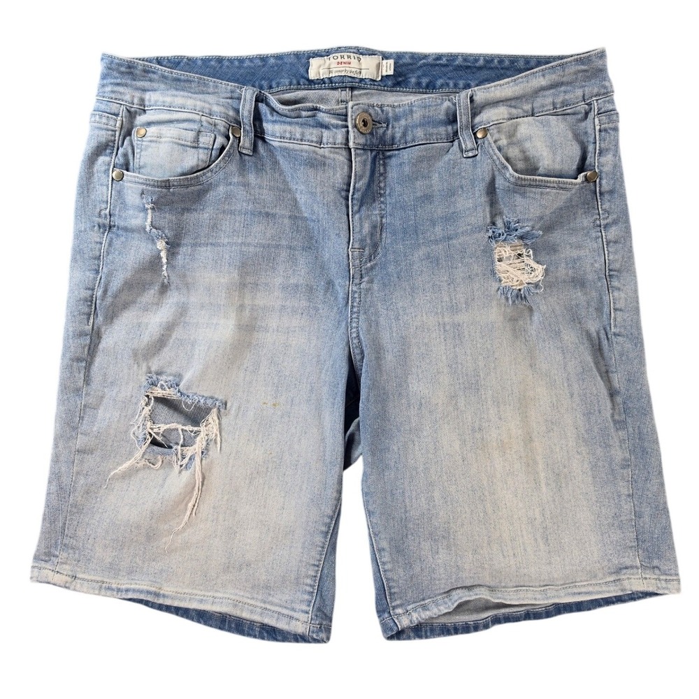 Torrid Distressed Denim Bermuda‎ Shorts Womens Size 16 Light Wash Stretch Plus